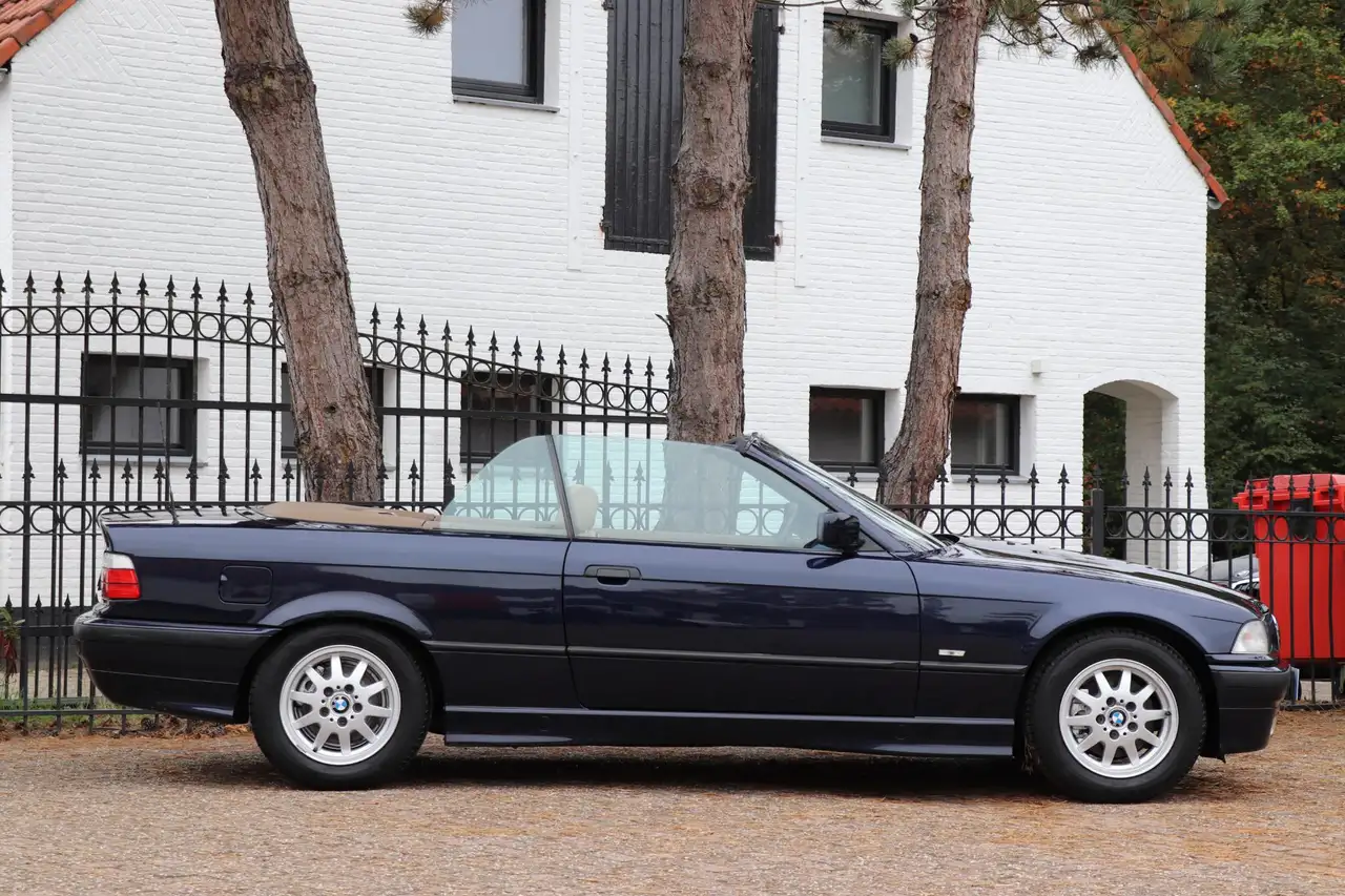BMW 320 3-serie Cabrio 320i Executive |Airco |Sportstoelen, foto 6