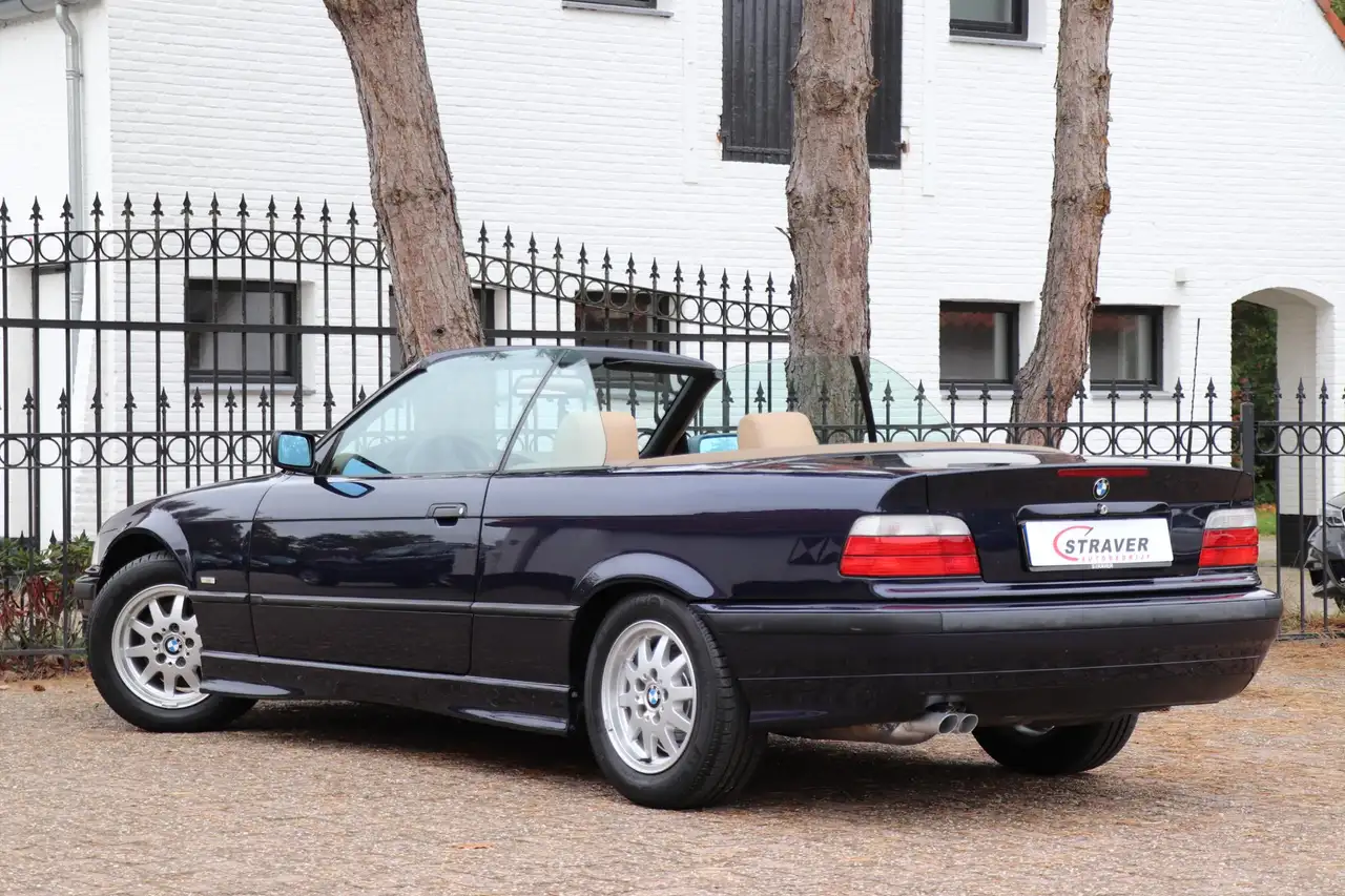 BMW 320 3-serie Cabrio 320i Executive |Airco |Sportstoelen, foto 3