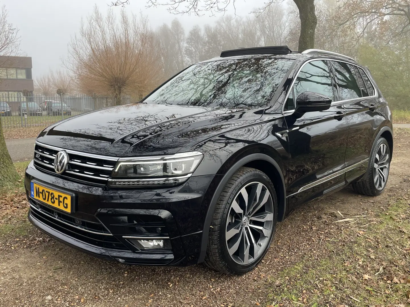 Volkswagen Tiguan 2.0 TSI 4Motion Highline Business R 3X R-Line Pano Negro - 2