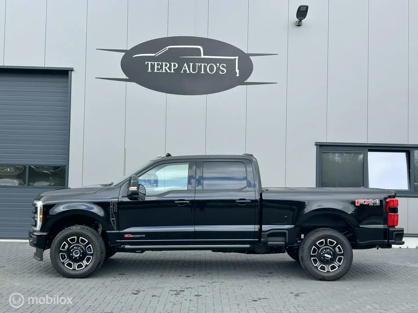 Ford F 350 USA Platinum Zwart - 2