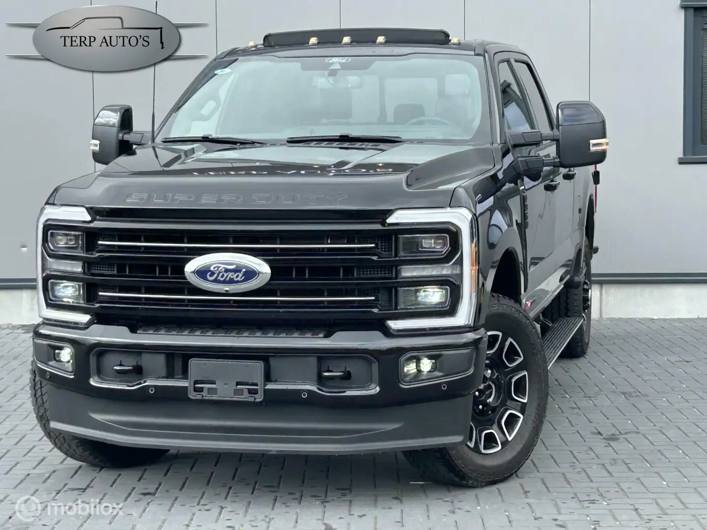 Ford F 350 USA Platinum Zwart - 1