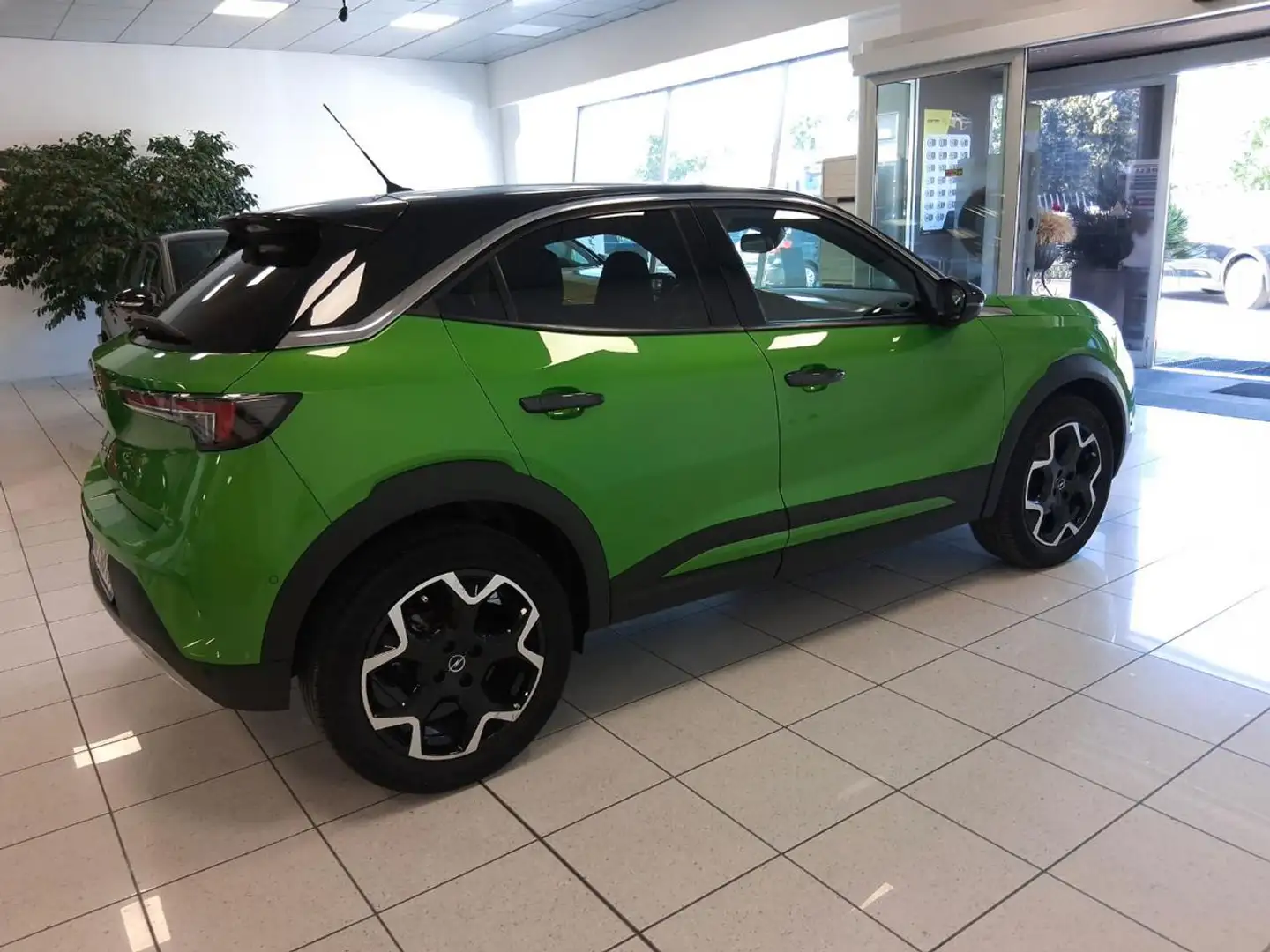 Opel Mokka 1.2 Turbo 130 CV aut. Ultimate Verde - 2