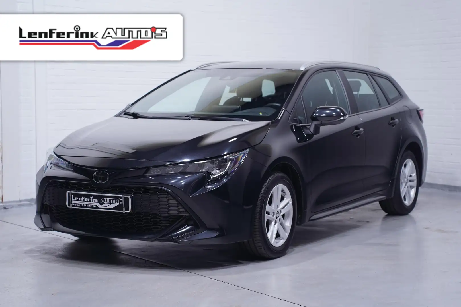 Toyota Corolla Touring Sports 1.2 Turbo Active Navi Clima Led kop Zwart - 1