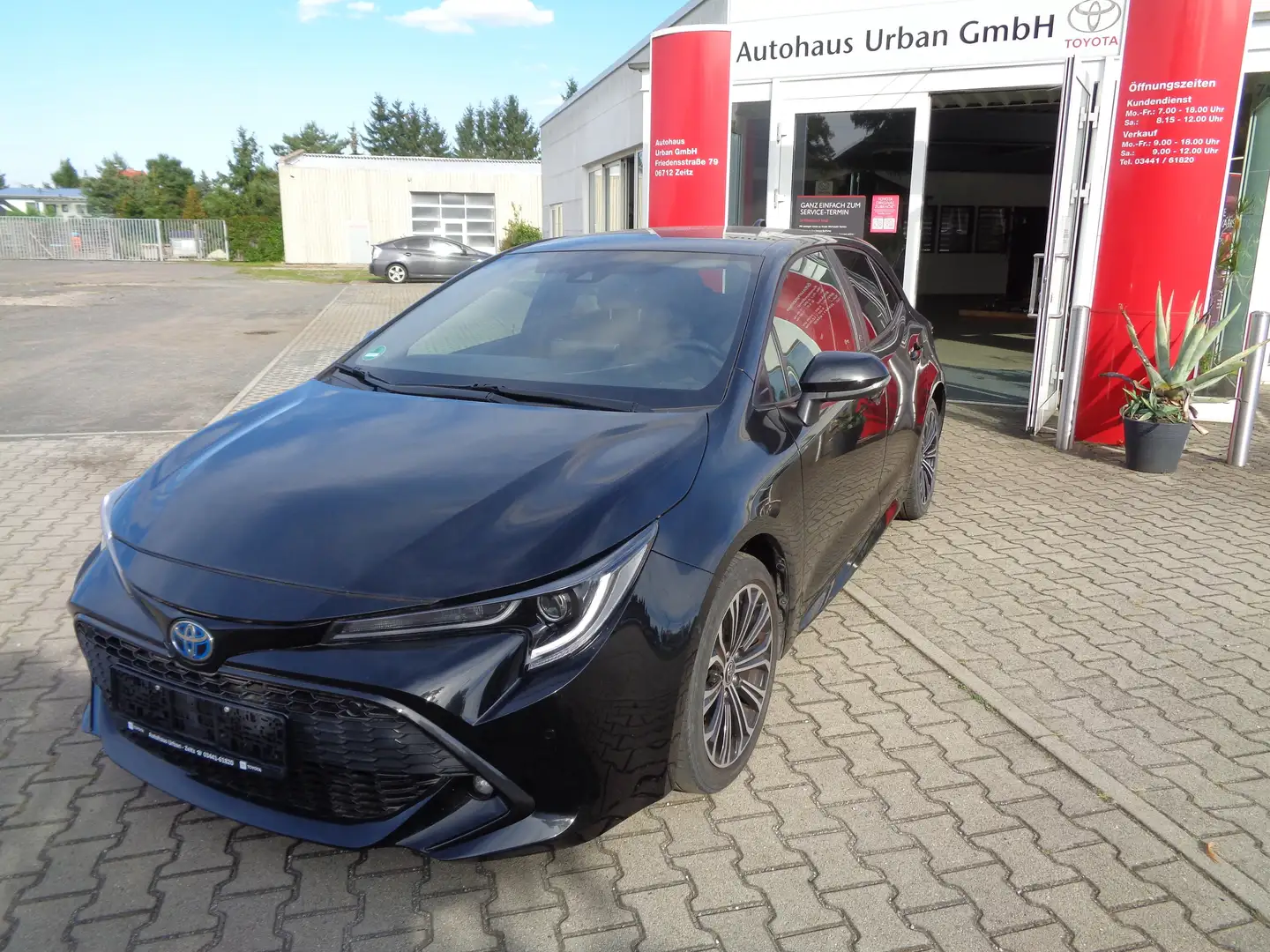 Toyota Corolla 1.8 Hybrid Team Deutschland Schwarz - 1