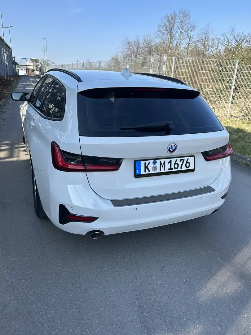 BMW 318 318d Touring Aut. Luxury Line - 2
