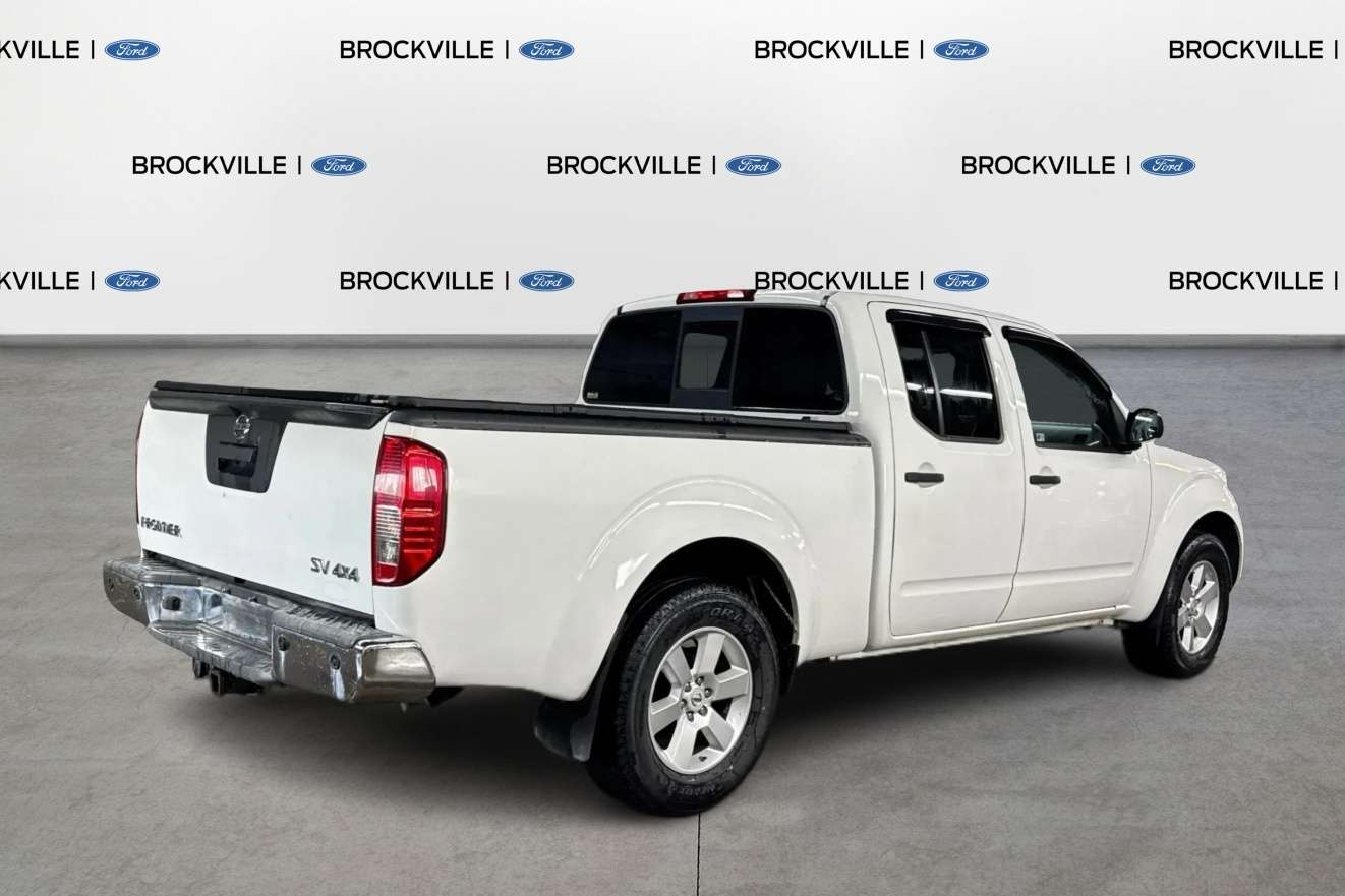 2016 Nissan Frontier SV  | 4.0L V6 Tonneau Cover Heated Seats — снимка 1