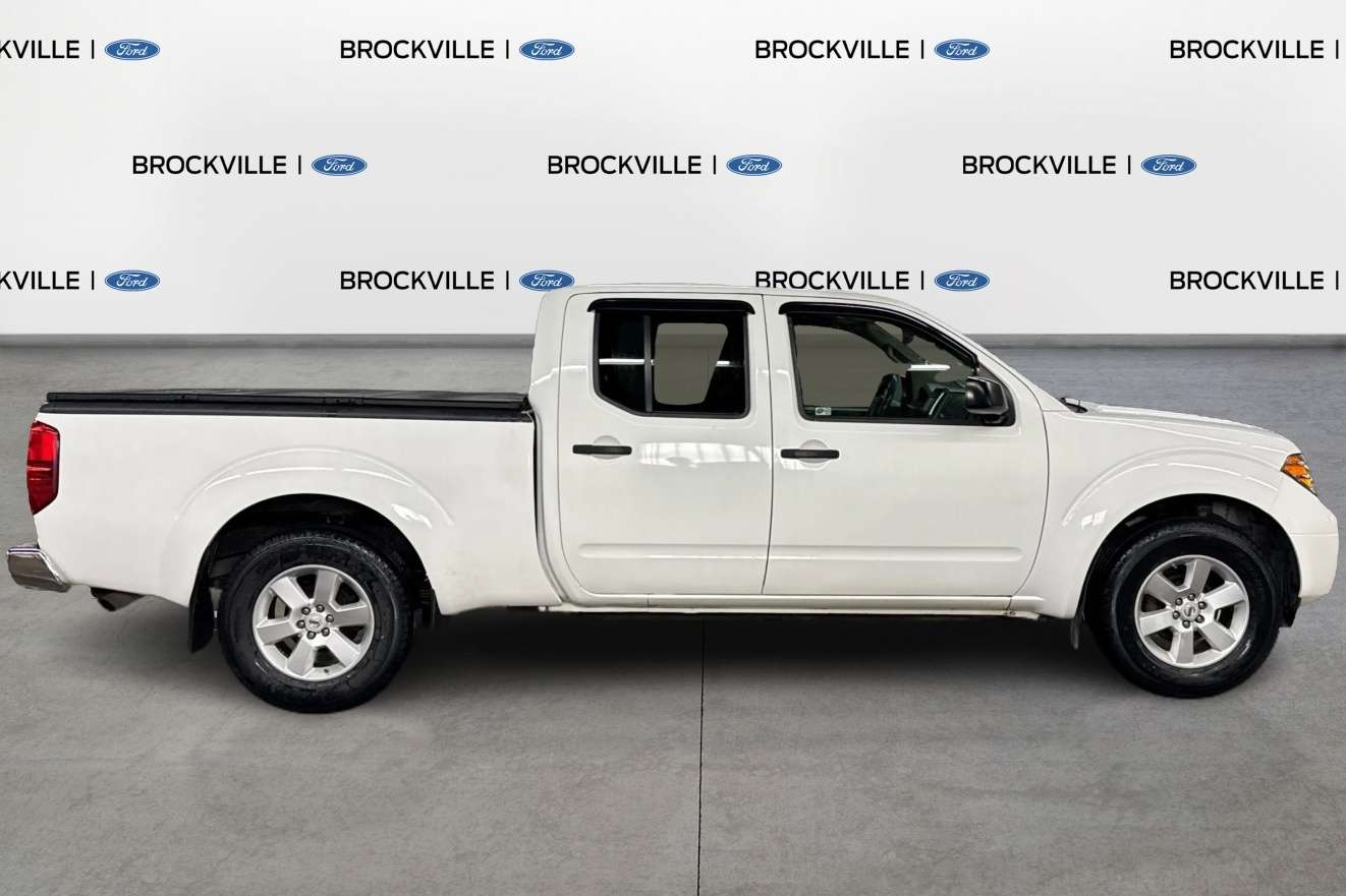 2016 Nissan Frontier SV  | 4.0L V6 Tonneau Cover Heated Seats — снимка 1
