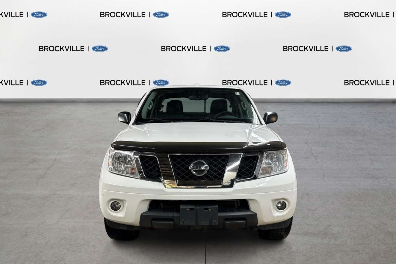 2016 Nissan Frontier SV  | 4.0L V6 Tonneau Cover Heated Seats — снимка 1