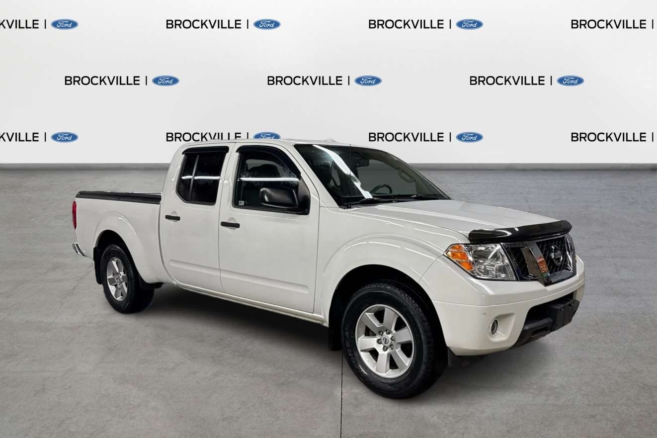 2016 Nissan Frontier SV  | 4.0L V6 Tonneau Cover Heated Seats
