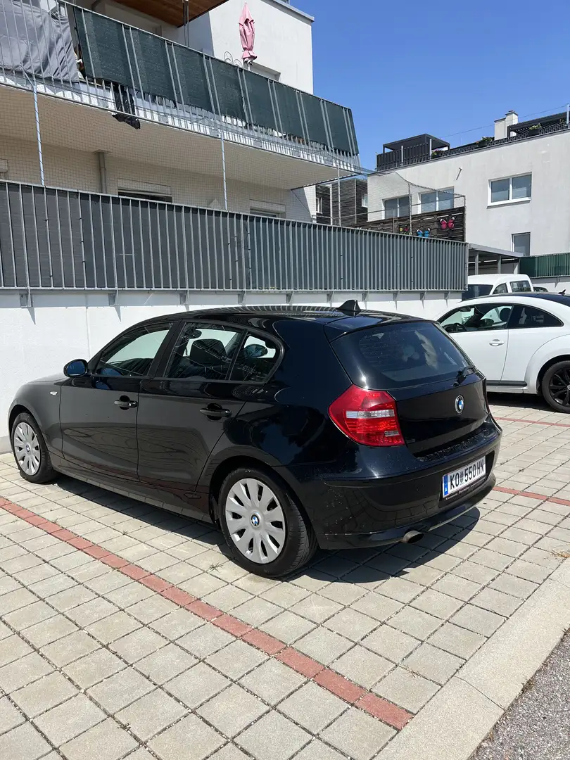 BMW 116 116d Advantage Schwarz - 1