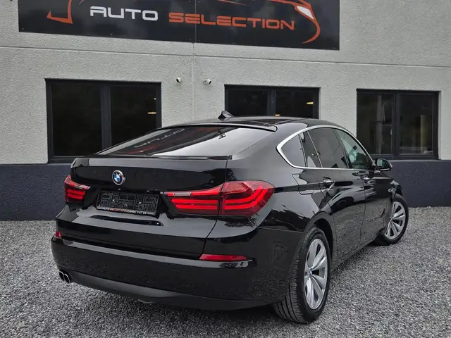 BMW 5 Series view 27