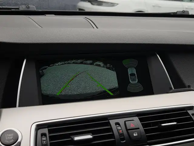 BMW 5 Series view 22