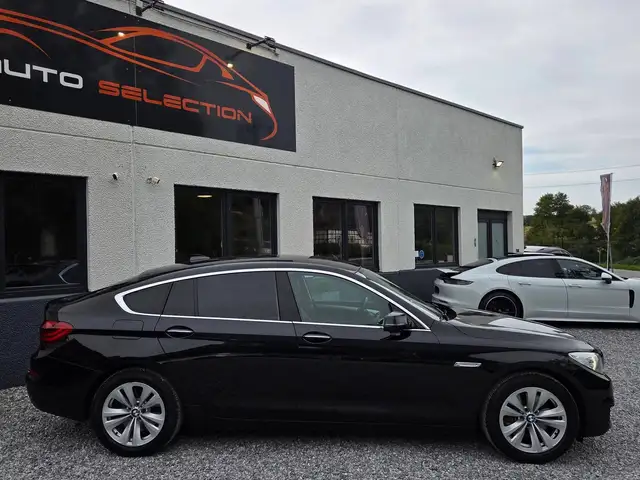 BMW 5 Series view 5
