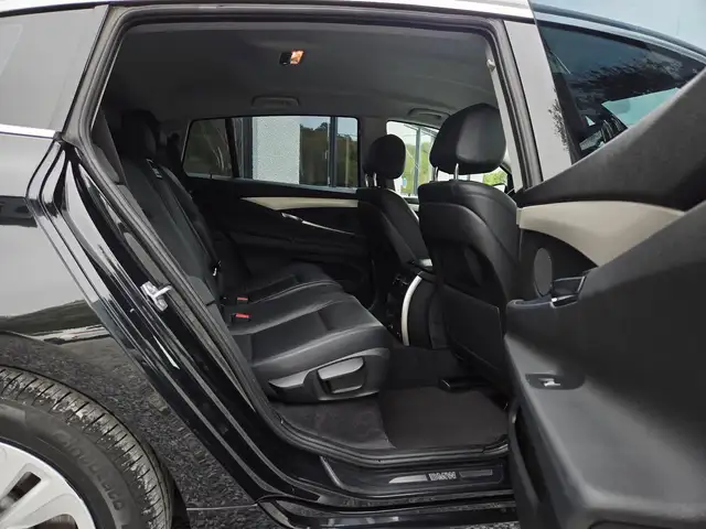 BMW 5 Series view 12