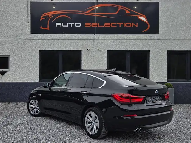 BMW 5 Series view 2