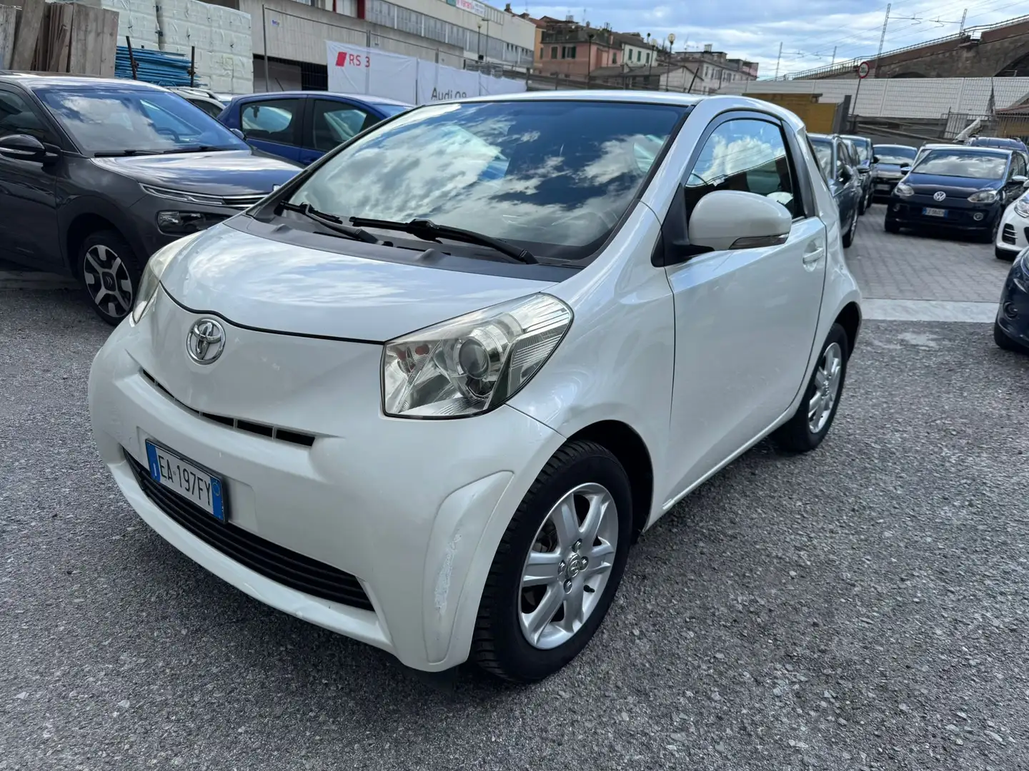Toyota iQ 1.0 NEOPATENTATI - 1