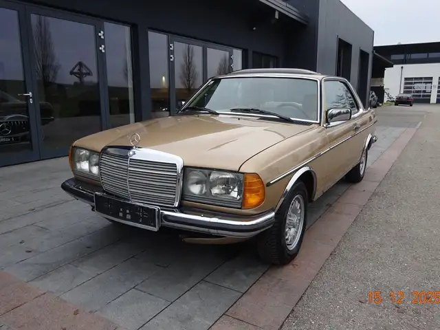 Mercedes-Benz 230 CE Coupé C123 "Toppreis"