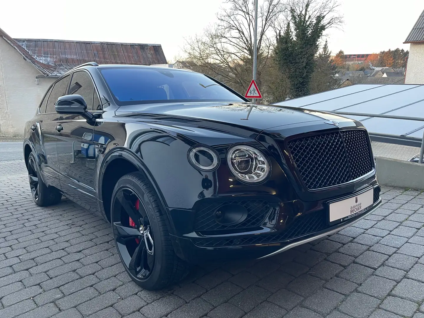 Bentley Bentayga V8 CENTENARY / MULLINER 100 Jahre EDITION Negro - 2