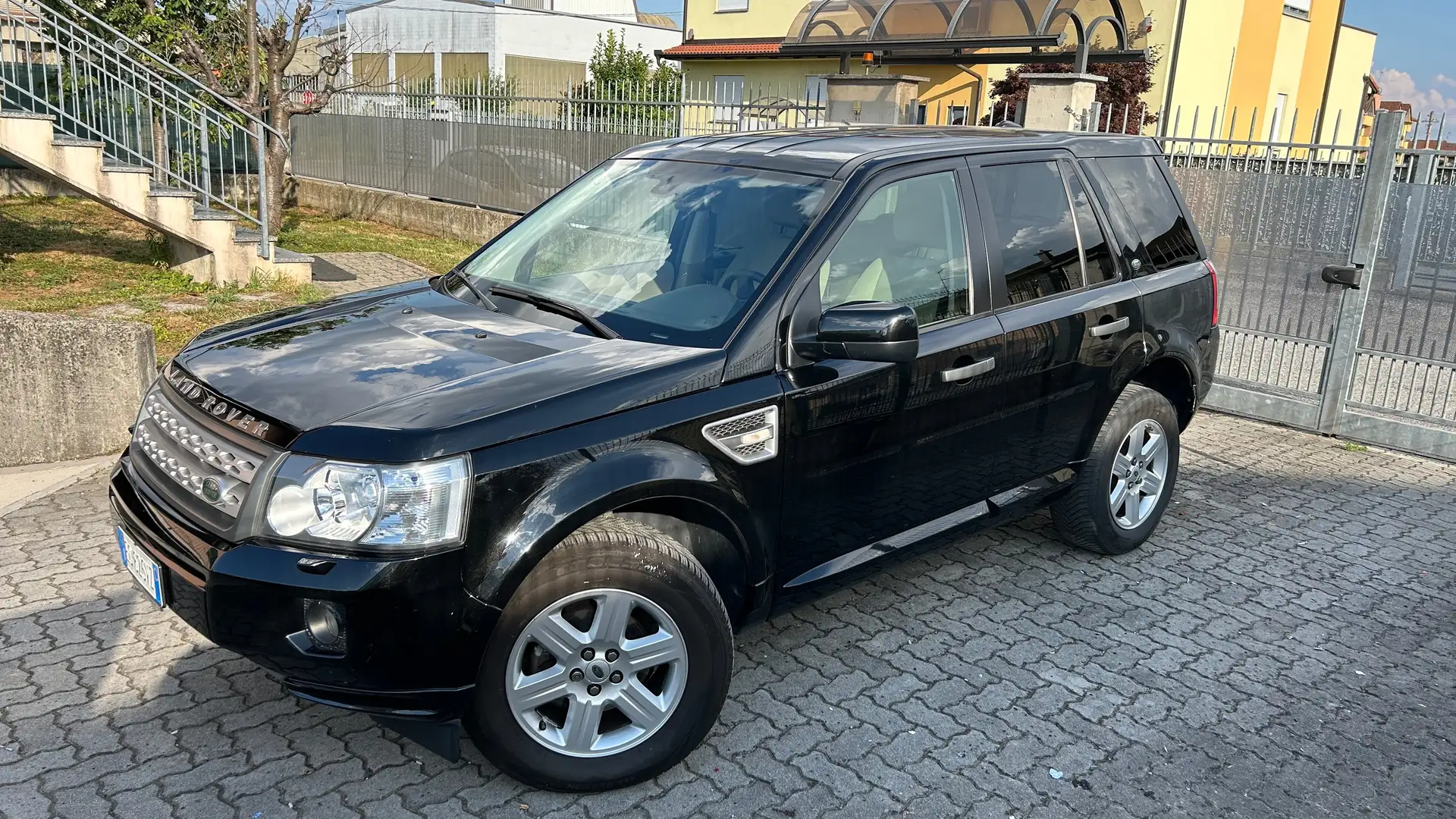 Land Rover Freelander Freelander II 2011 2.2 sd4 S 190cv auto Noir - 1