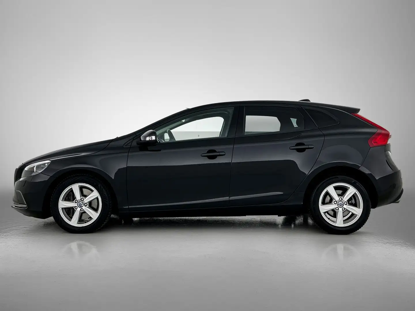 Volvo V40 2.0 D4 Summum Business / Airco / Navigatie / Panor Noir - 2