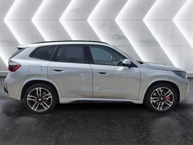 BMW X1 view 5