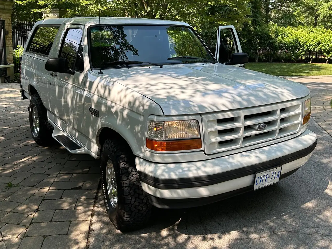 Ford Bronco photo Ford Bronco