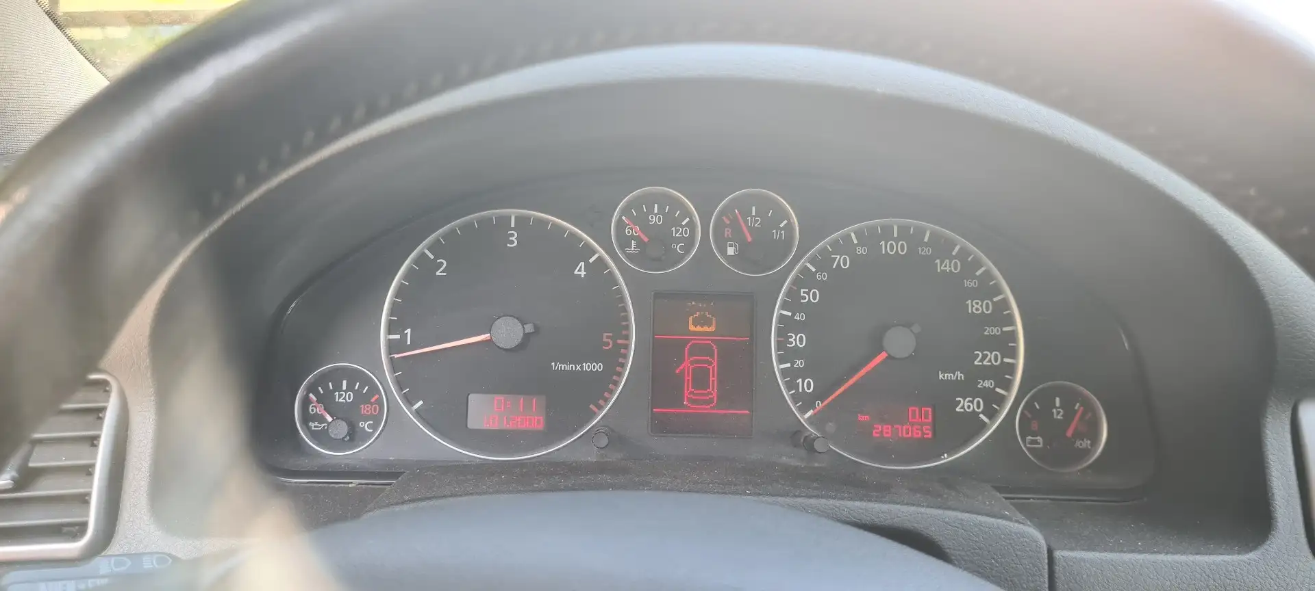 Audi A6 2.5 TDI Schwarz - 2