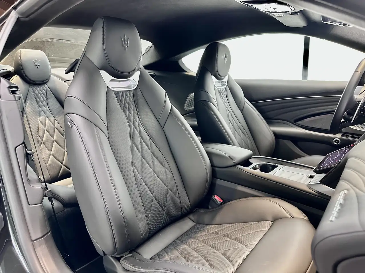 Maserati GranTurismo 2025 — фото 13