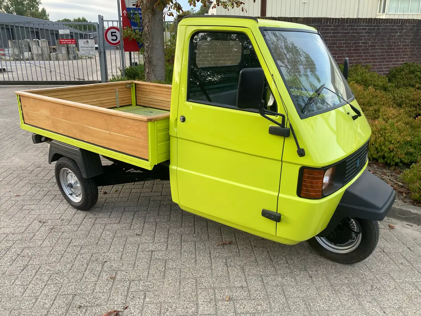 Piaggio Ape TM Tuk Tuk met stuur en handpook - 1