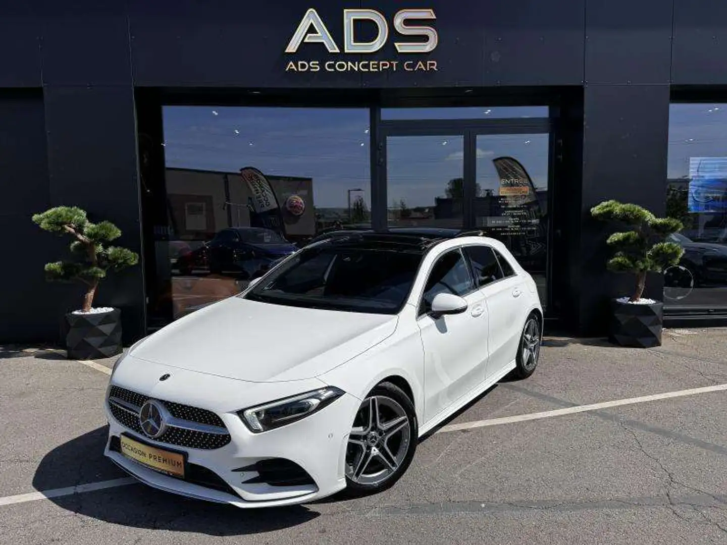 Mercedes-Benz A 180 AMG LINE 7G-DCT 115CH Blanc - 2