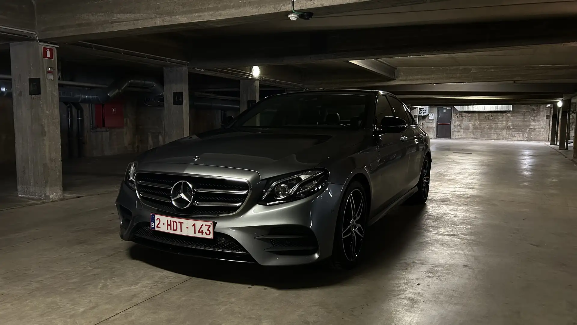 Mercedes-Benz E 250 9G-TRONIC AMG Line - 1