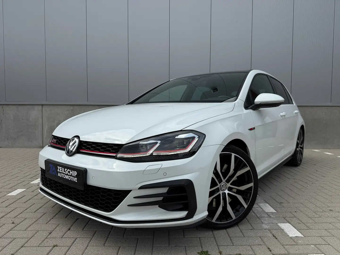 Volkswagen Golf GTI 2.0 TSI Performance |PANO|KEYLESS|CAM|DynAudio|ACC Blanc - 1