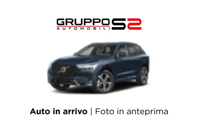 Volvo XC60 B4 D AWD automatico Momentum Pelle/Park Assist Cam