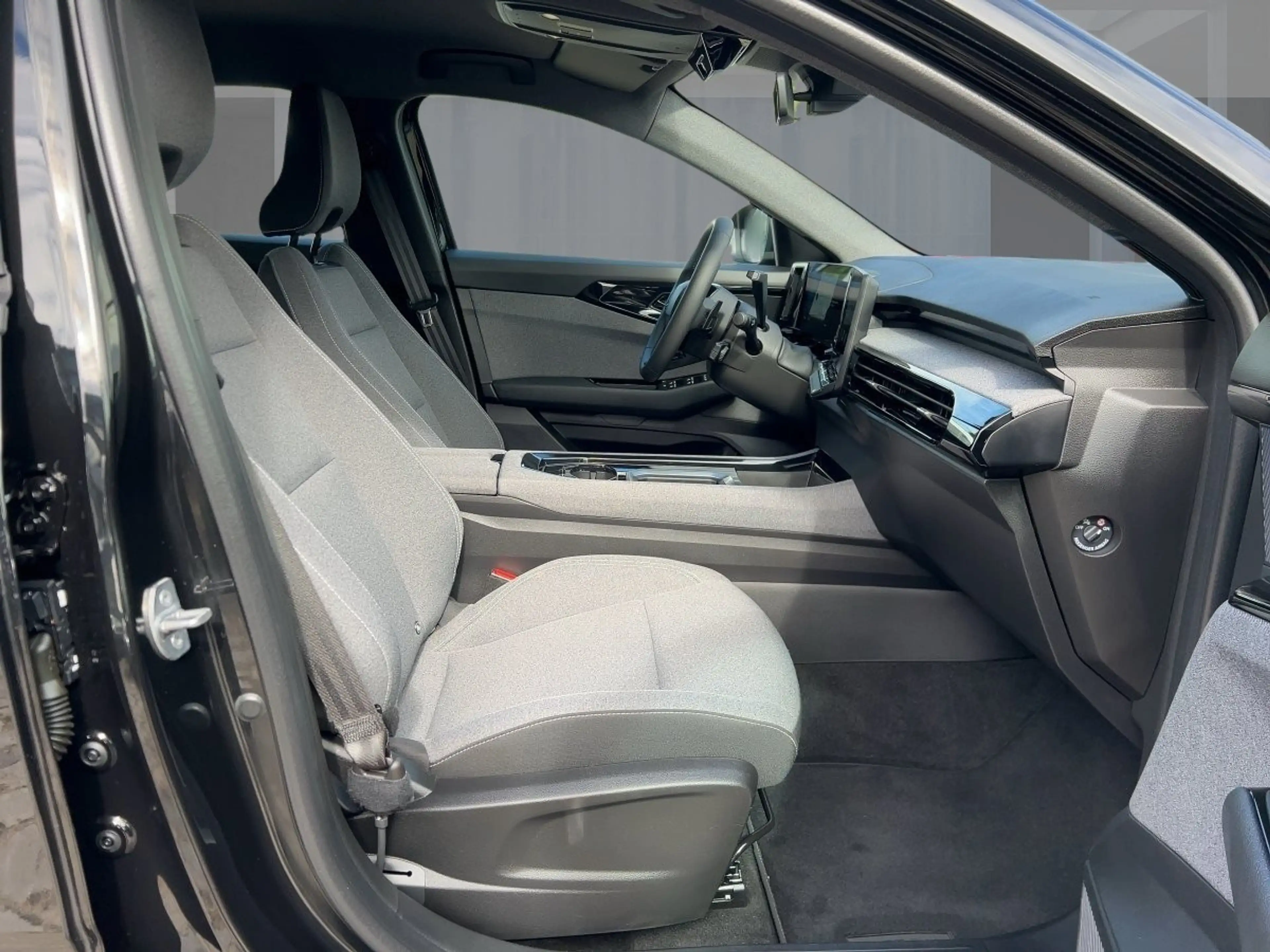 Renault Austral 1.3 TCe 160 Mild-Hybrid Evolution — photo 8