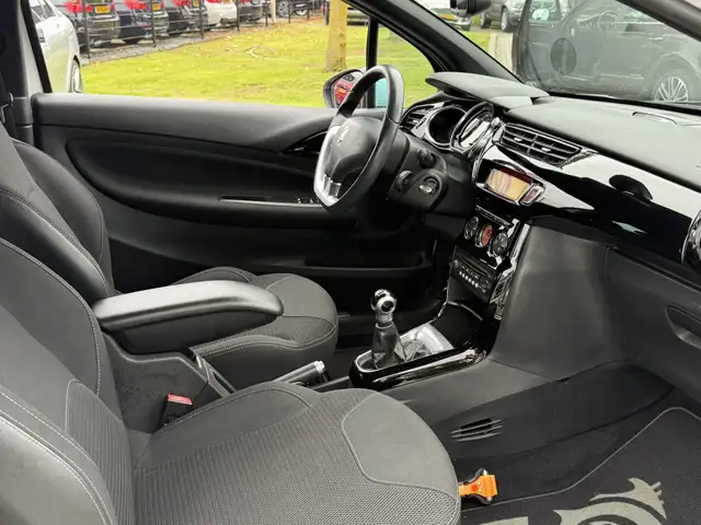 Citroen DS3 view 4