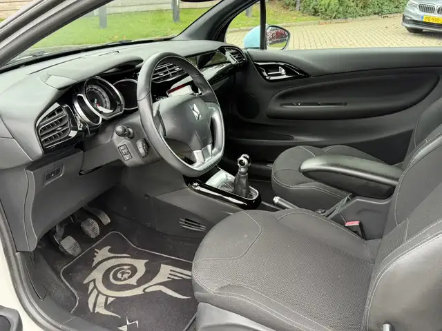 Citroen DS3 view 5