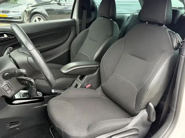 Citroen DS3 view 6