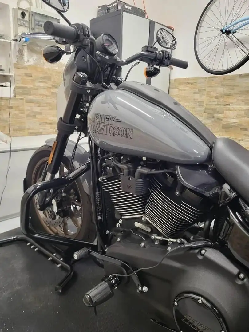 Harley-Davidson Lowrider S Сірий - 1