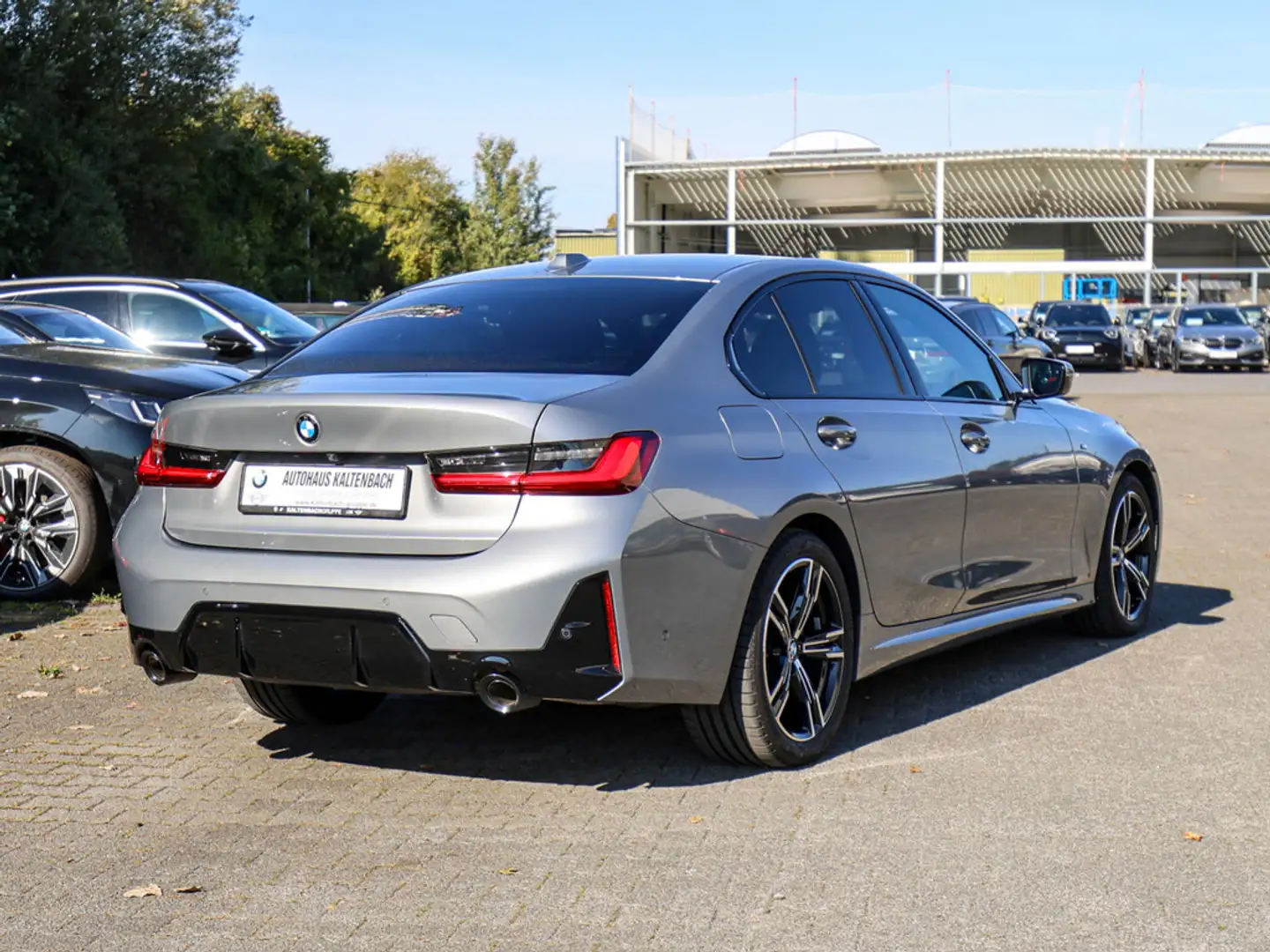 BMW 320 d xDrive M-Sport LED STANDHZ NAVI KLIMA Gris - 2