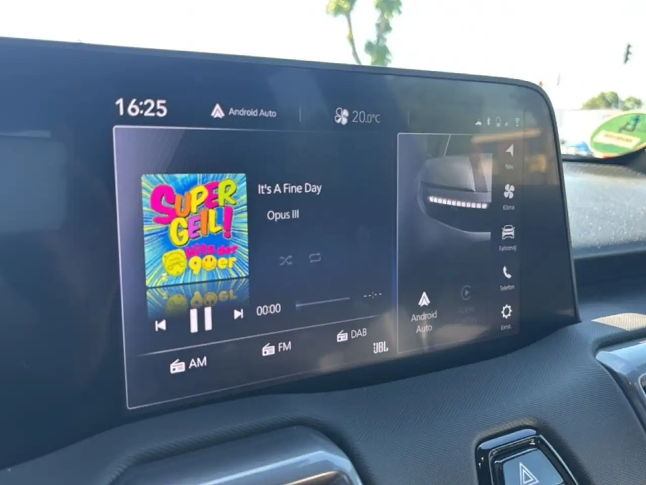Toyota Urban Cruiser 61kWh Lounge 14