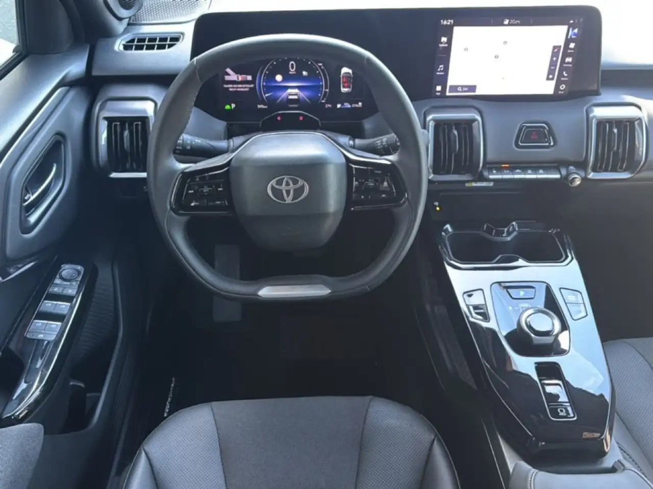Toyota Urban Cruiser 61kWh Lounge 9