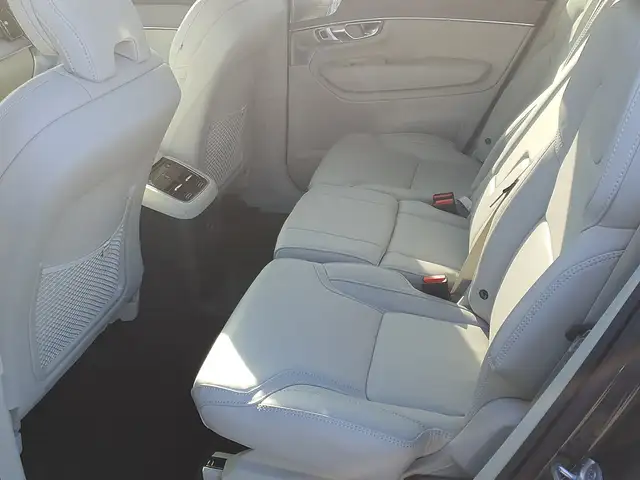 Volvo XC90 T8 AWD PHEV 18,8kWh Ultra Dark Ansicht 11