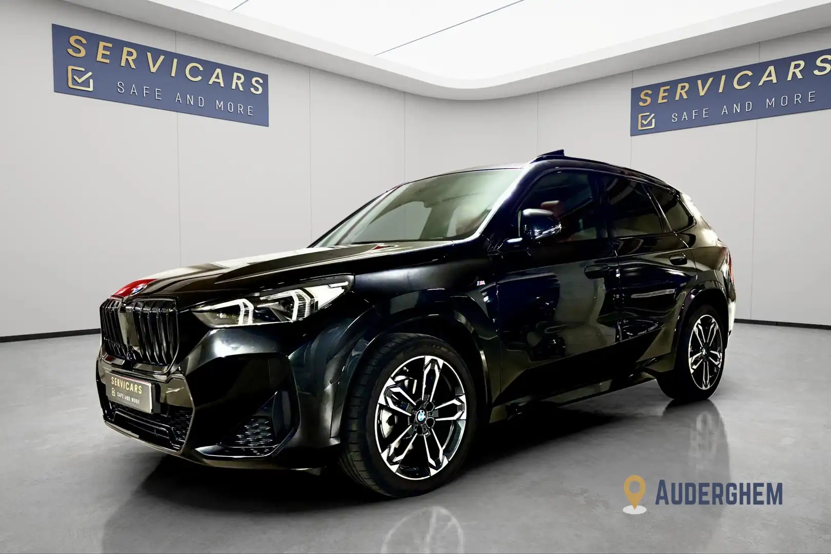 BMW X1 X1 1.5iAS sDrive18 PACK M/HKARDON/PANO/GAR12MOIS Noir - 1