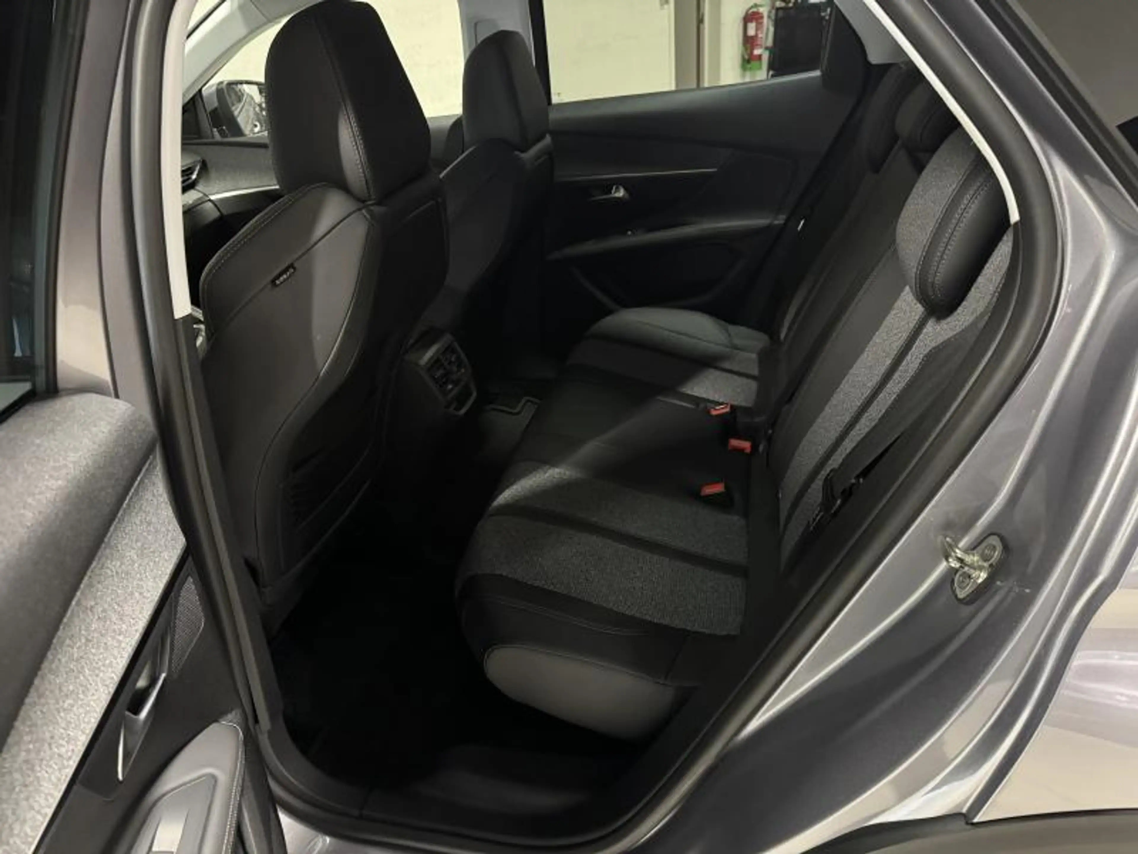 Peugeot 3008 II Allure — photo 14