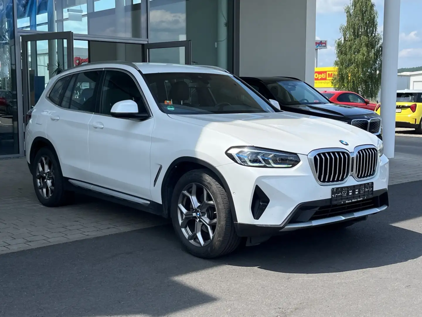 BMW X3 xDrive20d Laser.Navi.AHK.Komfort.ParkA.DriveA Weiß - 2