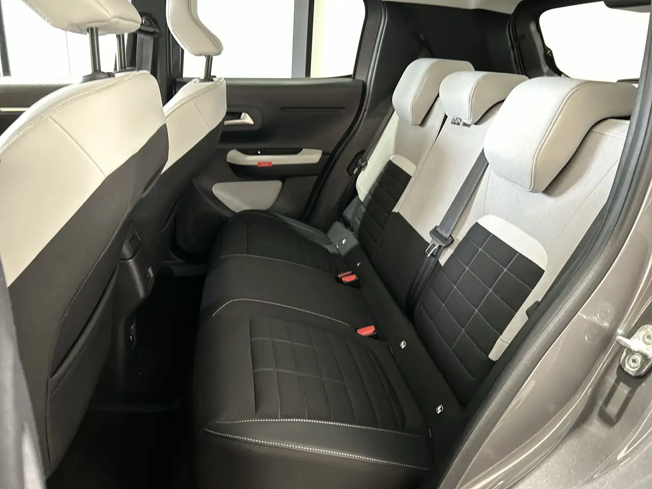 Citroen E-C3 Max 113pk 44 kWh Navigatie | Head-up | Achteruitri 14