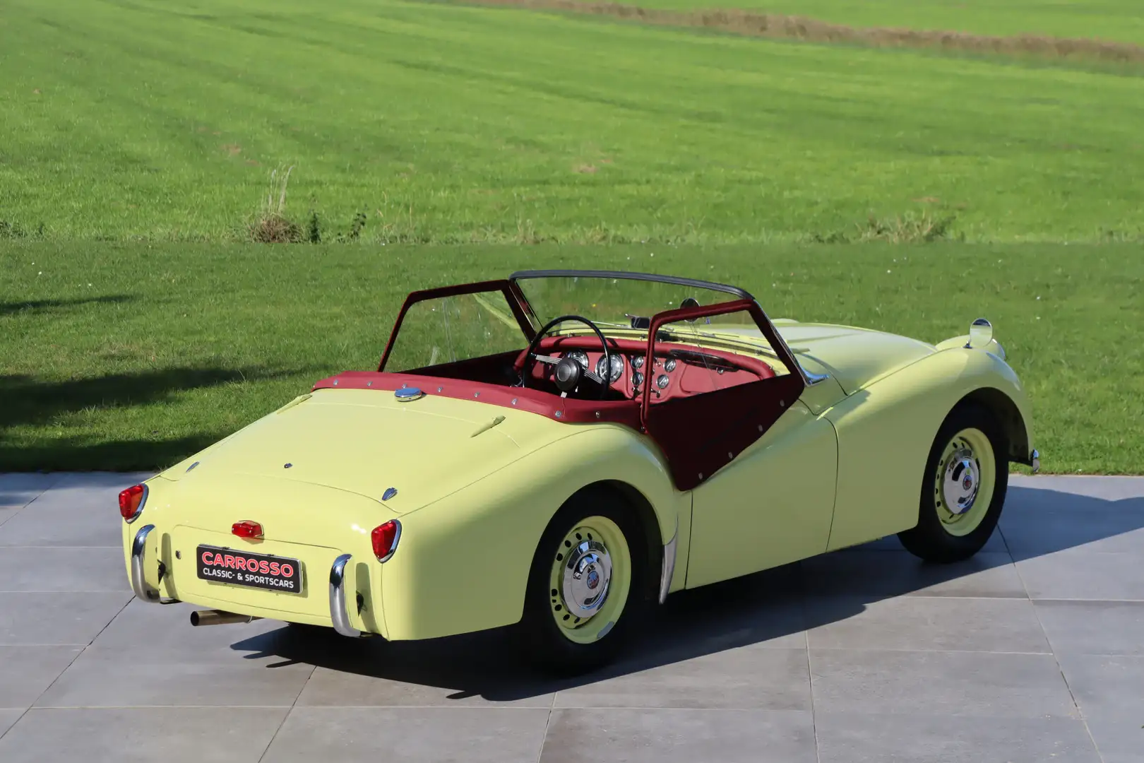 Triumph TR2 Roadster Overdrive - Excellent restored Geel - 2