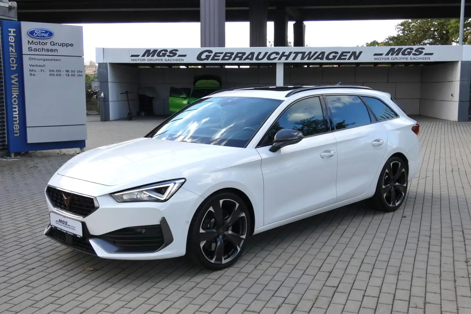 CUPRA Leon ST 2.0 TSI 'VZ 4Drive' #PANO #AWD #ACC #PCC Weiß - 2
