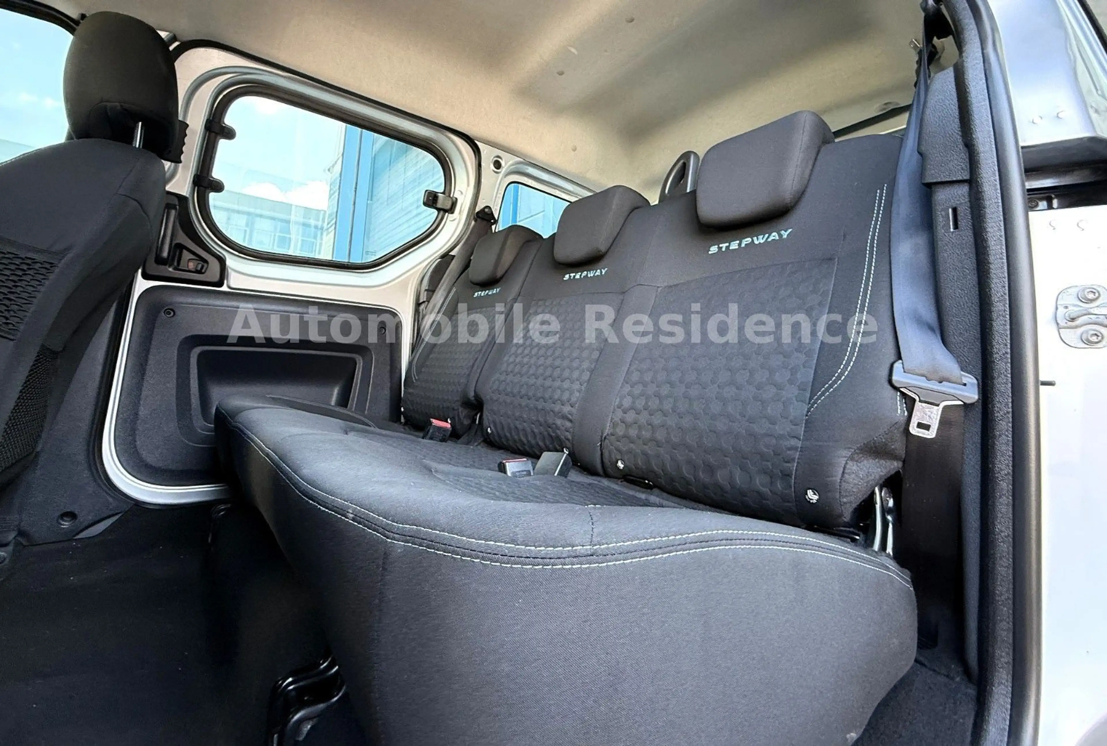 Dacia Dokker Stepway 1.2*NAVI*SHZ*PDC*TEMP*KLIMA*1HD — photo 15