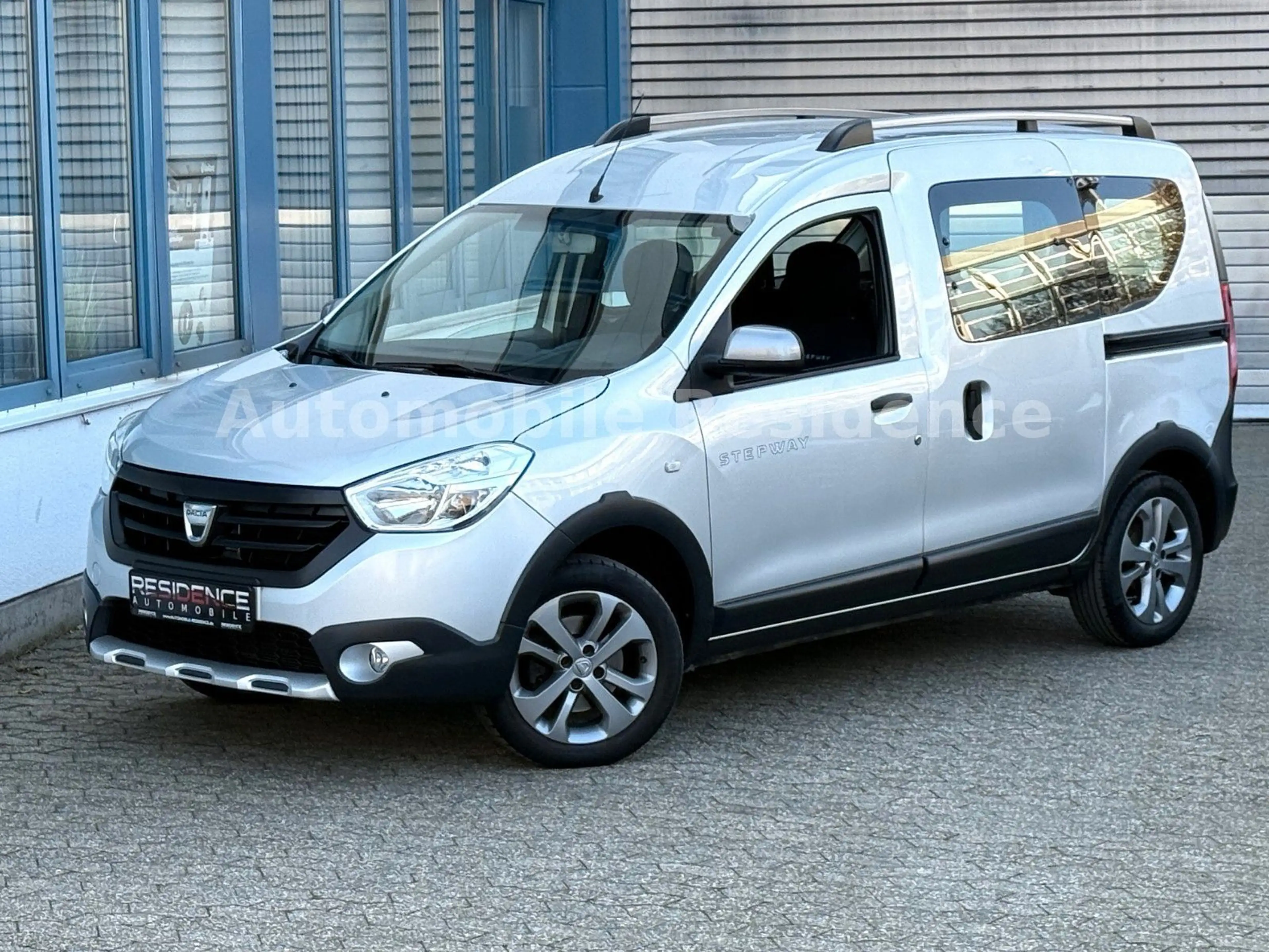 Dacia Dokker Stepway 1.2*NAVI*SHZ*PDC*TEMP*KLIMA*1HD — photo 2